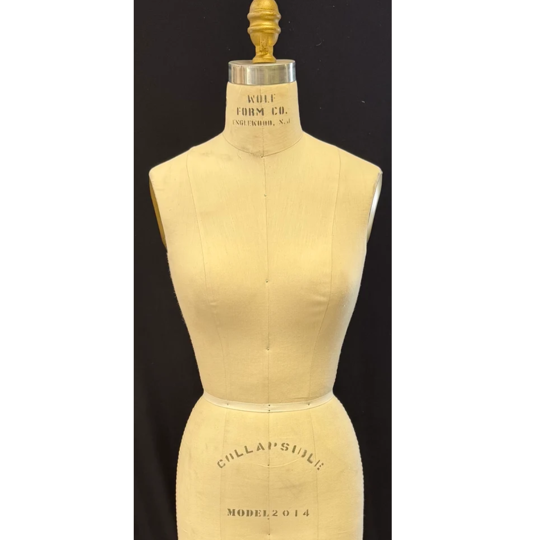 Used 2014 Wolfe Dress Form Size 6 - Weekly Rental