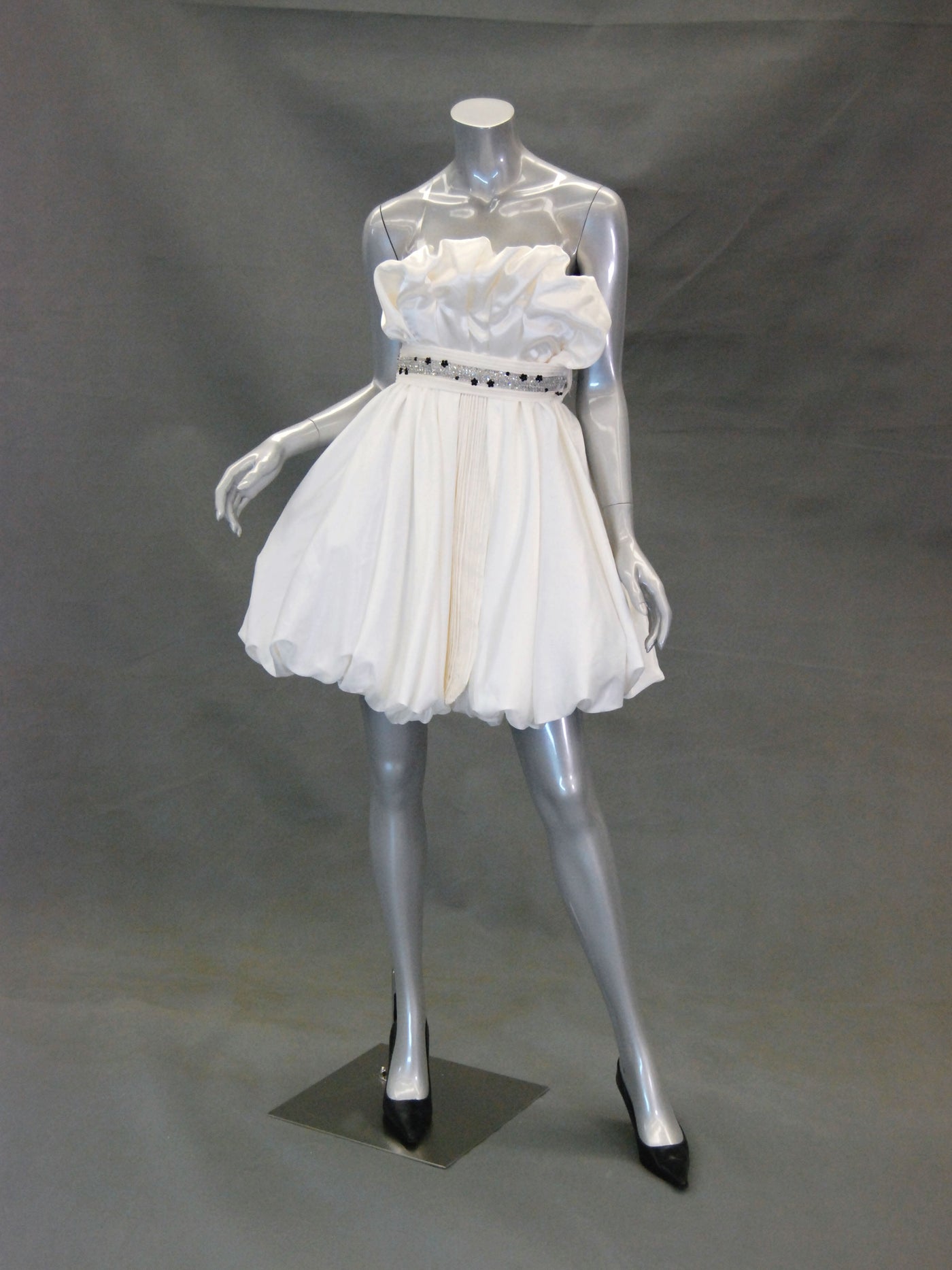 Frankie 1: Headless Female Mannequin: Glossy Grey/Silver