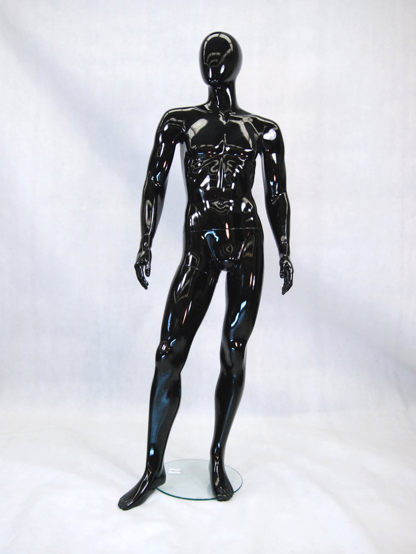 Alonzo: Egghead Male Mannequin in Glossy Black