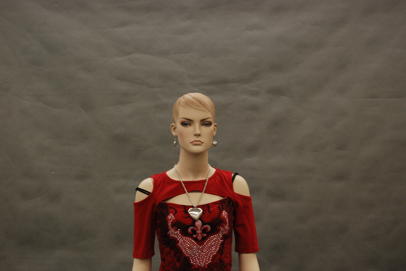 Linda - Short Stature Female Mannequin