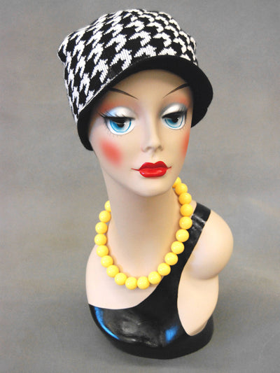 Micki 3: Vintage-style Mannequin Head