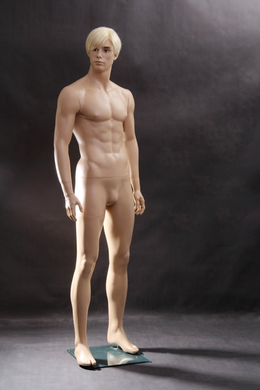 Ian: Male Mannequin