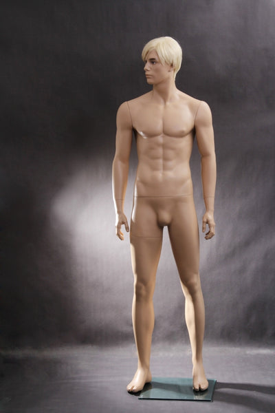 Ian: Male Mannequin