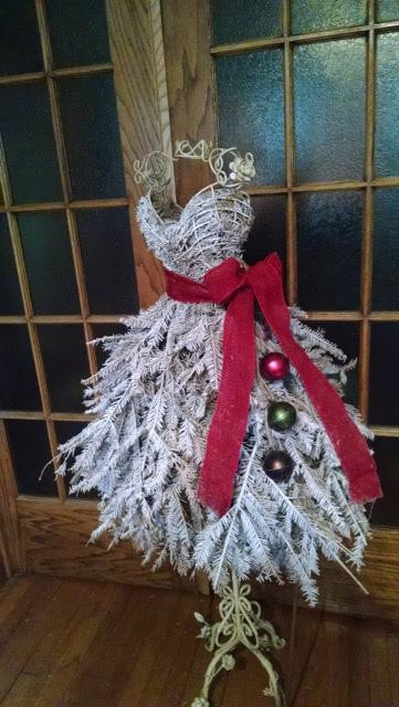 EBook Tutorial: Dress Form Christmas Tree - Traditional Style