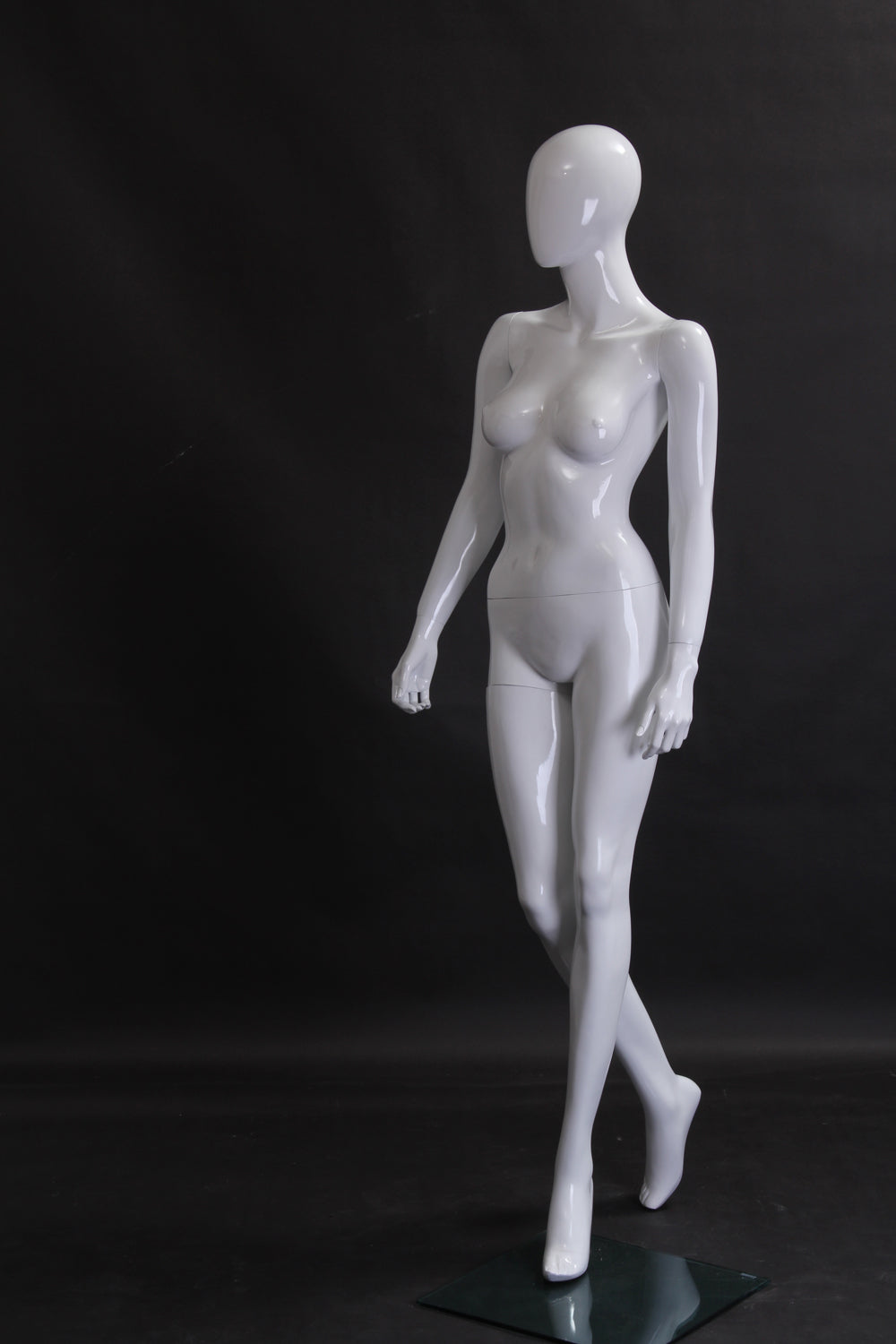 Chloe 3: Female Egghead Mannequin: Glossy White