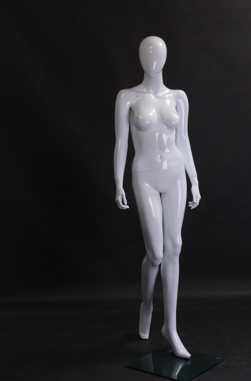 Chloe 3: Female Egghead Mannequin: Glossy White