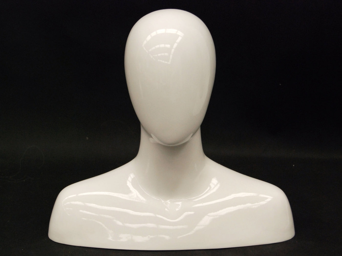 Male Mannequin Head with Round Shoulder