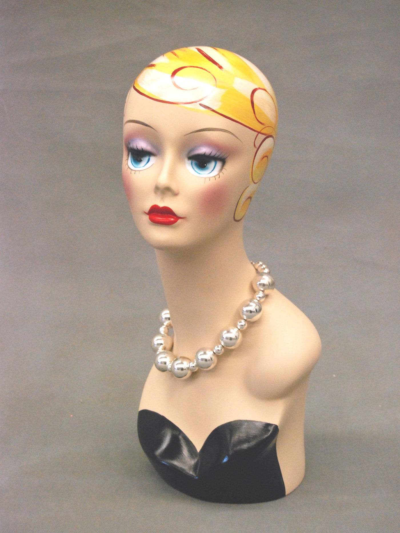 Vintage-style Female Mannequin Head: Veronica 2