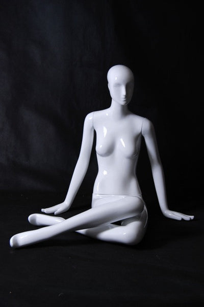 Gabriella 8: Seated Mannequin: Glossy White