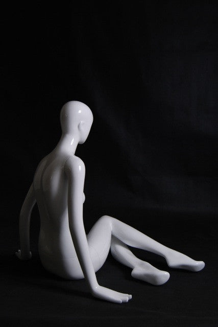 Gabriella 8: Seated Mannequin: Glossy White – Mannequin Madness