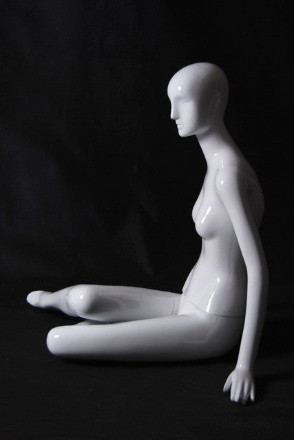 Gabriella 8: Seated Mannequin: Glossy White