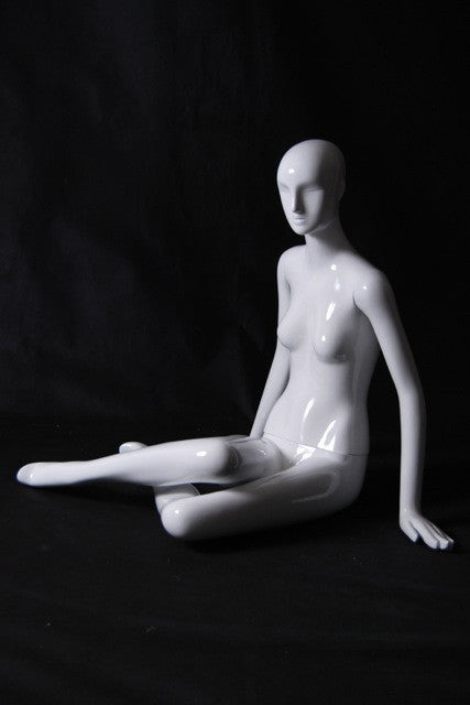 Gabriella 8: Seated Mannequin: Glossy White