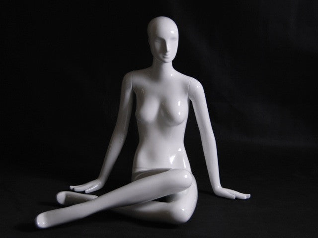 Gabriella 8: Seated Mannequin: Glossy White